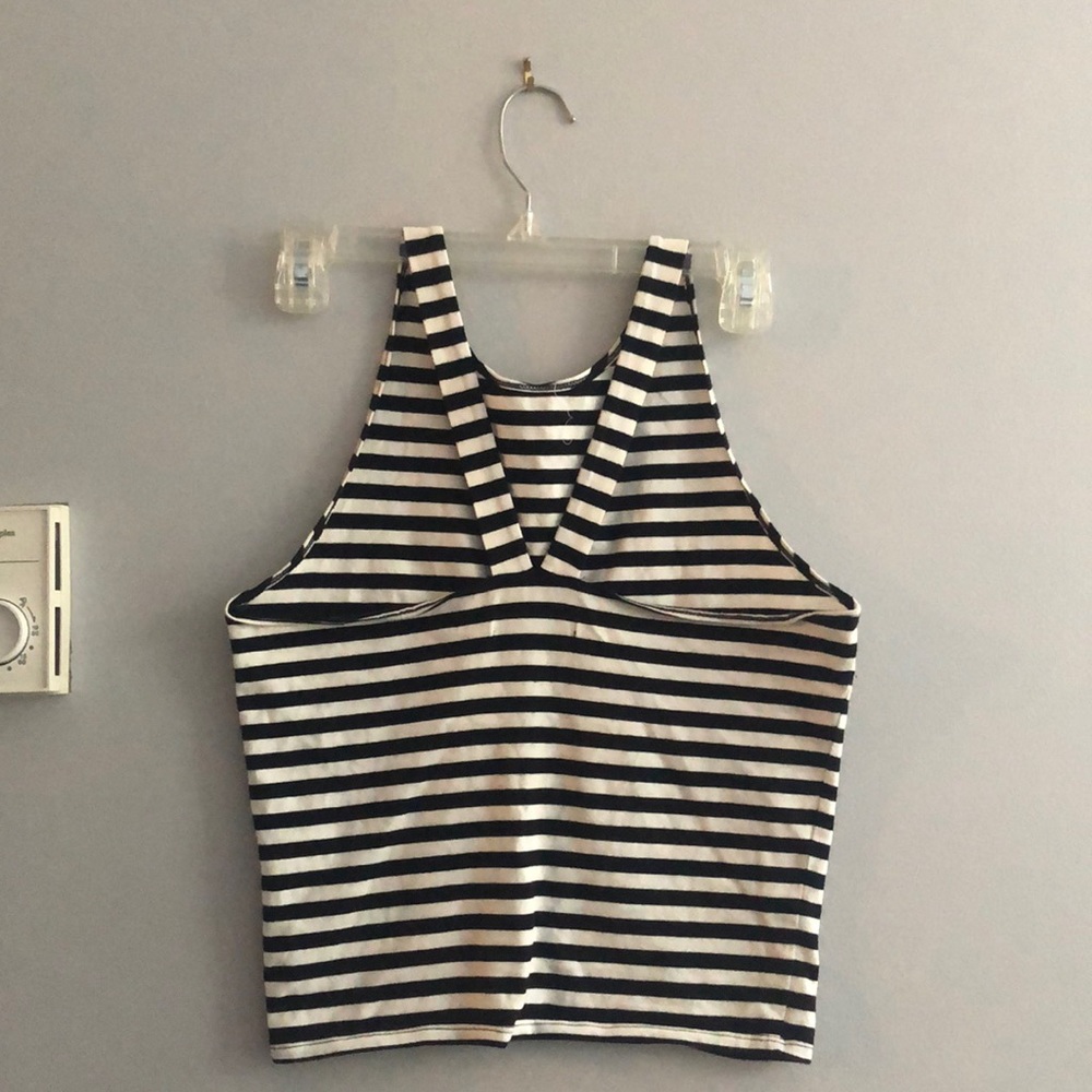 Crop top - Picture 2 of 2